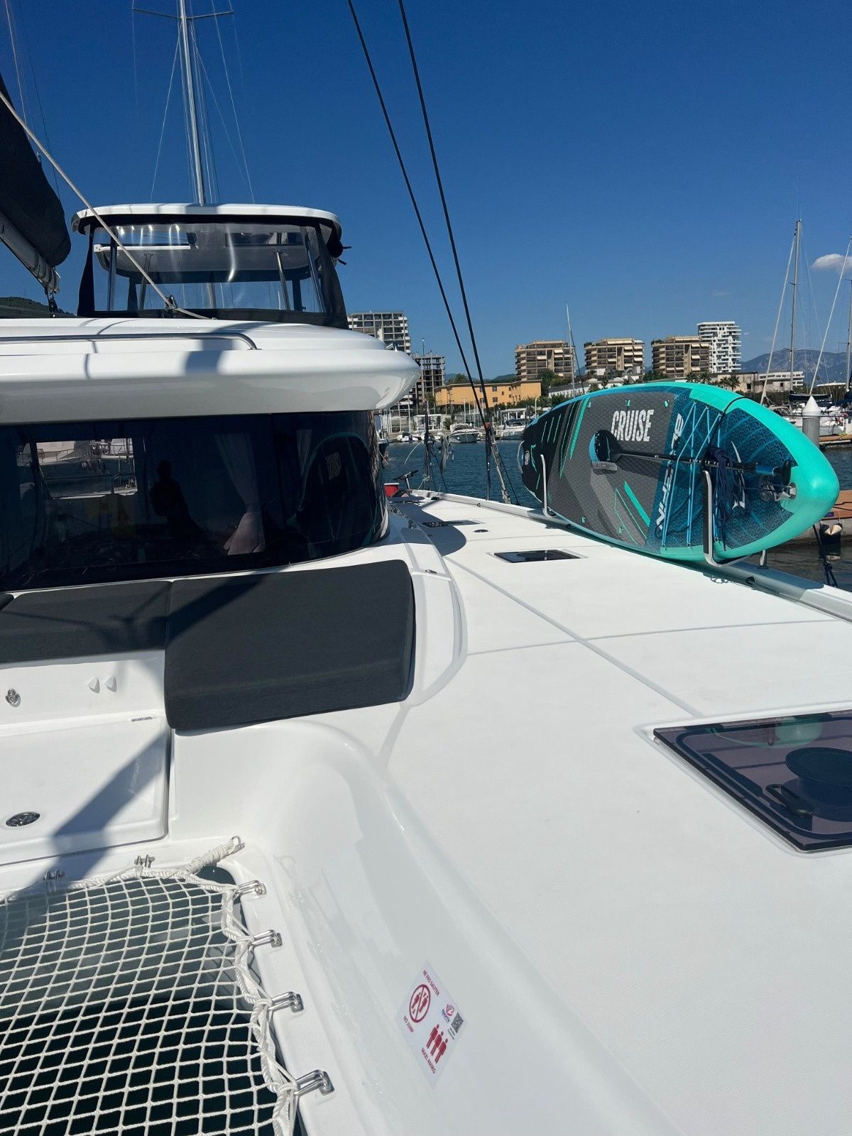 Lagoon 43 | Too White
