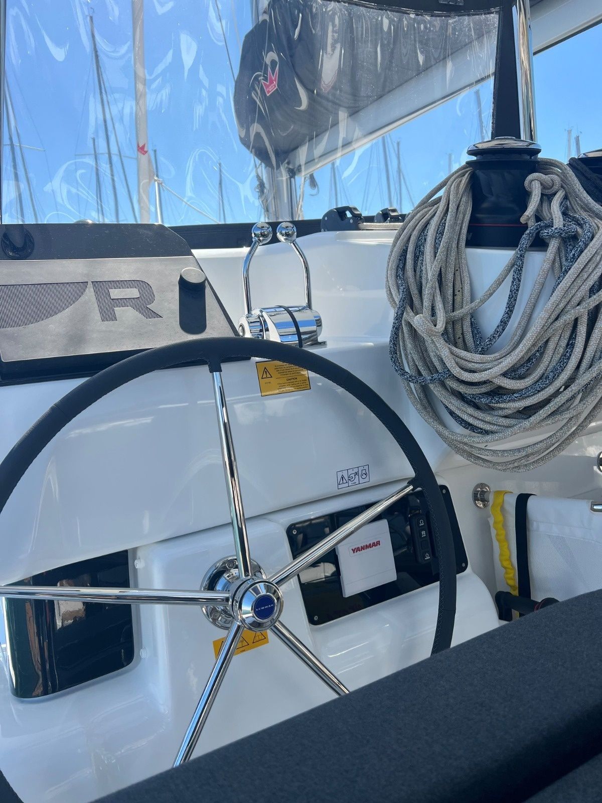 Lagoon 43 | Too White
