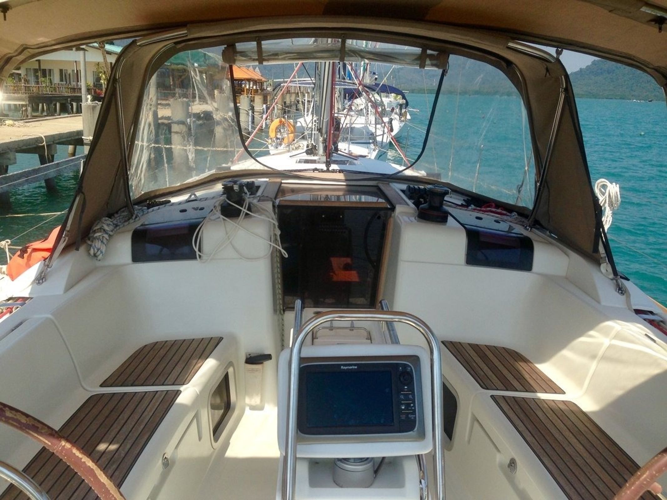 Jeanneau Sun Odyssey 409 | T-Punch